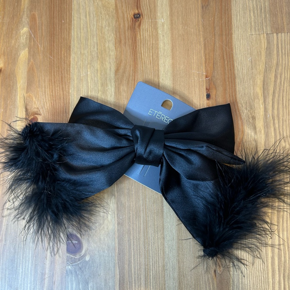 Elegant Black Hair Bow with Feathers by Etereo❤️